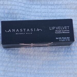Anastasia Beverly Hills Lip Velvet Lipstick Mouse Matte shade brownie